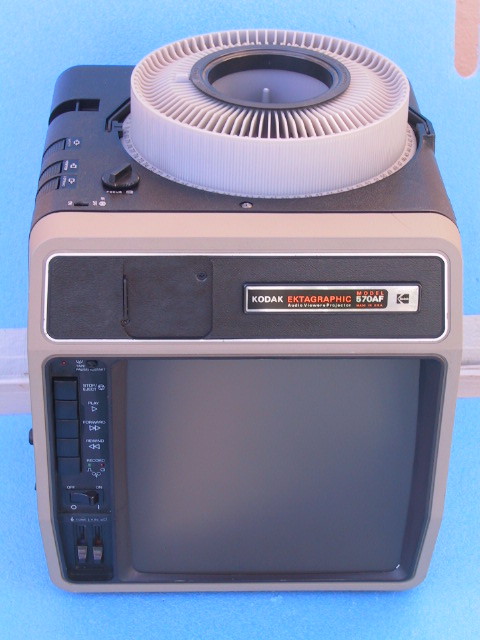 Kodak 570 AF Caramate Projector - KX Camera Kodak Slide Projectors Since 1980 - 1732-1/2 Grand Ave. Santa Barbara, CA